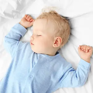 como ensinar filho a dormir sozinho
