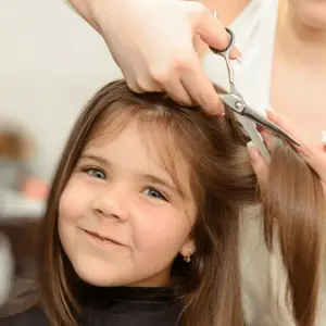 cortar cabelo infantil em casa